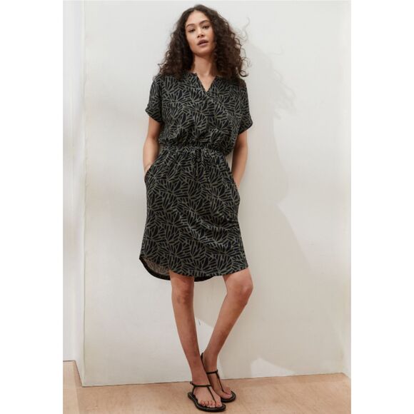 Banana Republic Knit T-Shirt Dress Stretchy Elastic Waist Pockets Casual Sz S - Picture 1 of 9